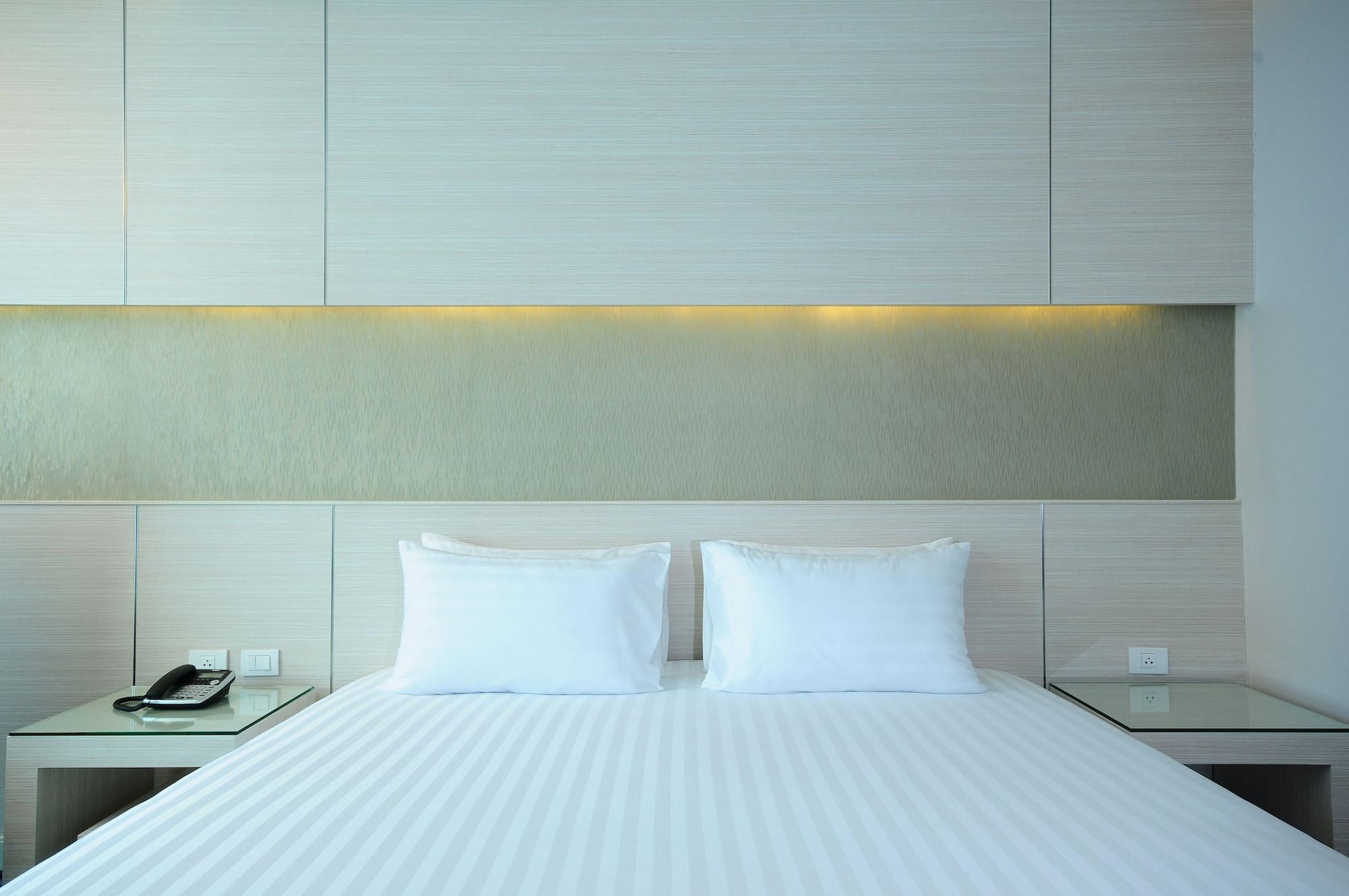 One One Bangkok Hotel Ngoại thất bức ảnh