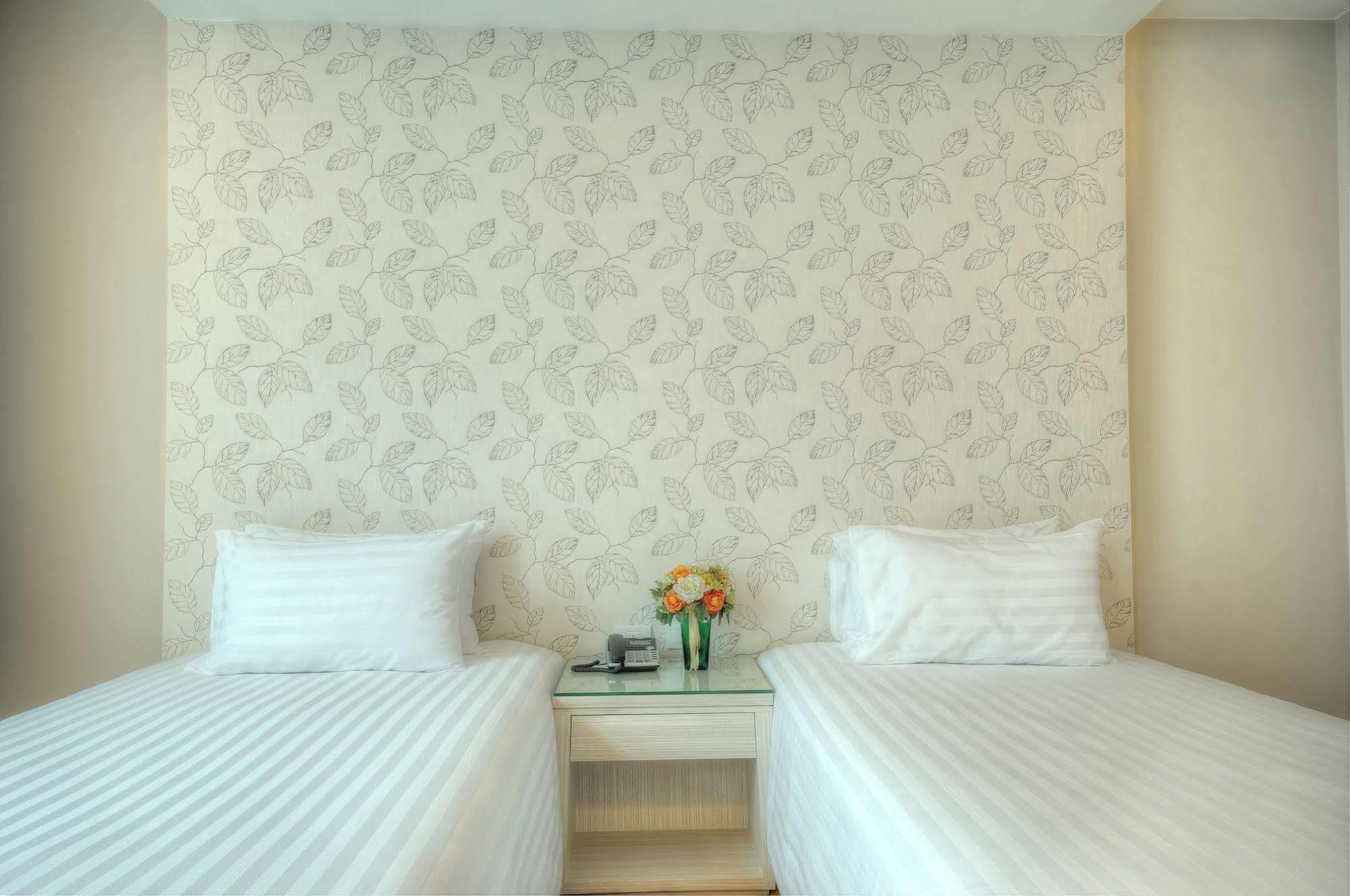 One One Bangkok Hotel Ngoại thất bức ảnh