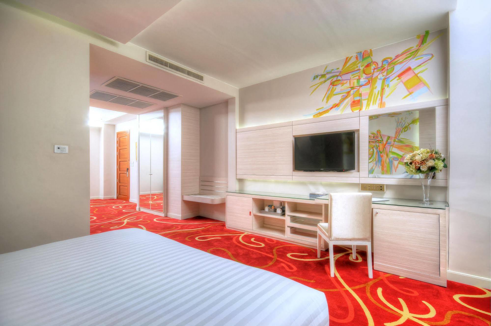 One One Bangkok Hotel Ngoại thất bức ảnh